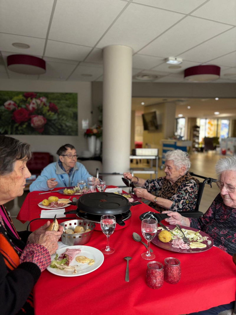 Une Raclette Party hivernale organisée par notre stagiaire : un moment chaleureux et convivial.